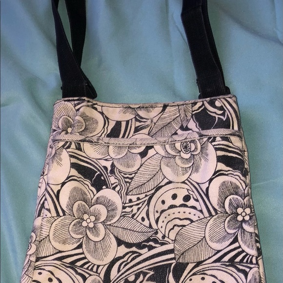 Kavu Crossbody - Picture 2 of 3